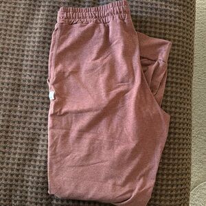 Vuori Performance Jogger in Terracotta Heather